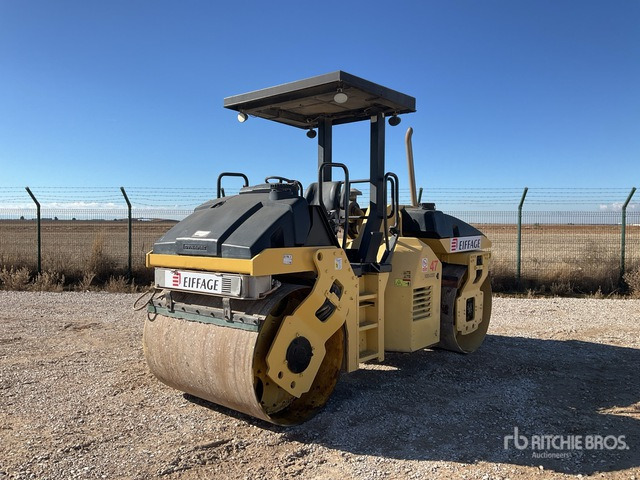 2004 Dynapac CC222 / Double Drum Roller - Vejtromle: billede 2 2004 Dynapac CC222 / Double Drum Roller - Vejtromle: billede 2