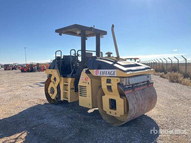 2004 Dynapac CC222 / Double Drum Roller - Vejtromle: billede 1 2004 Dynapac CC222 / Double Drum Roller - Vejtromle: billede 1