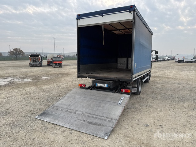 2010 Renault Midlum 215.75 4x2 Curtain Side Truck - Lastbil med presenning: billede 4 2010 Renault Midlum 215.75 4x2 Curtain Side Truck - Lastbil med presenning: billede 4