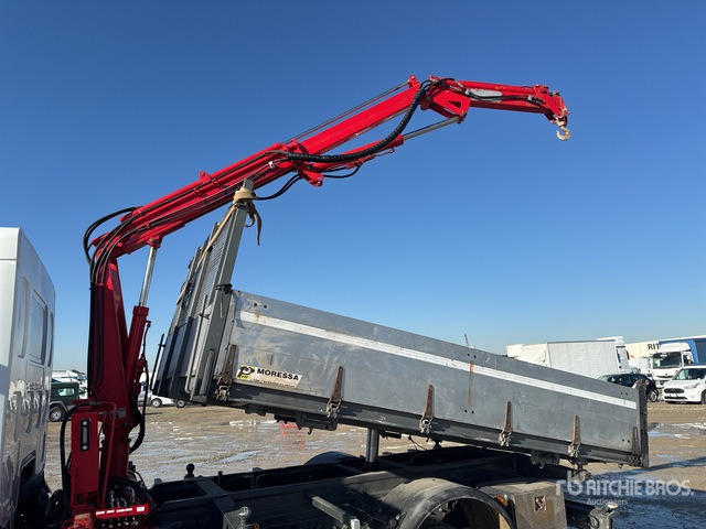 2010 Renault Midlum 220.08 1981 C.O.M.A. C330B on 4x2 Dump Truck with Crane - Tipvogn lastbil: billede 4 2010 Renault Midlum 220.08 1981 C.O.M.A. C330B on 4x2 Dump Truck with Crane - Tipvogn lastbil: billede 4