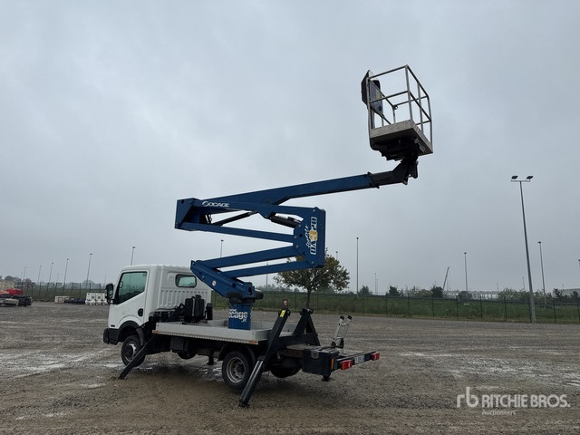 2015 Nissan Cabstar 35.12 2015 Socage DA 320 20 m on Bucket Truck - Lastbil med mandskabslift: billede 3 2015 Nissan Cabstar 35.12 2015 Socage DA 320 20 m on Bucket Truck - Lastbil med mandskabslift: billede 3