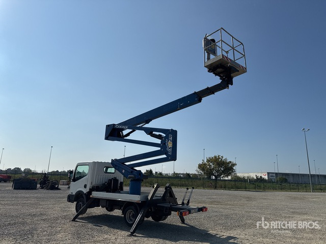 2015 Nissan Cabstar Cabstar 35.12 2015 Socage DA 324 24 m on Bucket Truck - Lastbil med mandskabslift: billede 4 2015 Nissan Cabstar Cabstar 35.12 2015 Socage DA 324 24 m on Bucket Truck - Lastbil med mandskabslift: billede 4