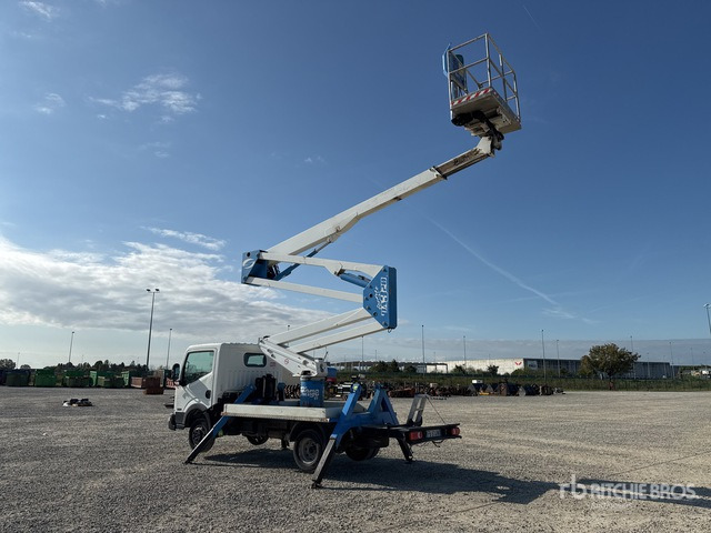 2016 Nissan Cabstar 35.12 2014 Socage DA320 20 m on Bucket Truck - Lastbil med mandskabslift: billede 4 2016 Nissan Cabstar 35.12 2014 Socage DA320 20 m on Bucket Truck - Lastbil med mandskabslift: billede 4