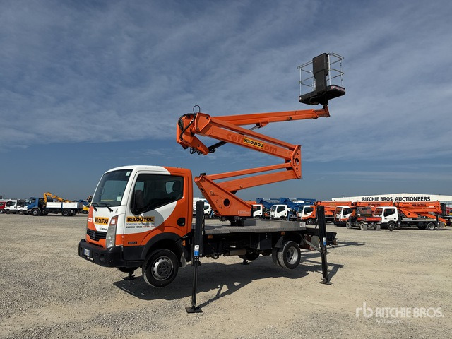 Nissan Cabstar 35.12 Piattaforma autocarrata - Lastbil med mandskabslift: billede 2 Nissan Cabstar 35.12 Piattaforma autocarrata - Lastbil med mandskabslift: billede 2