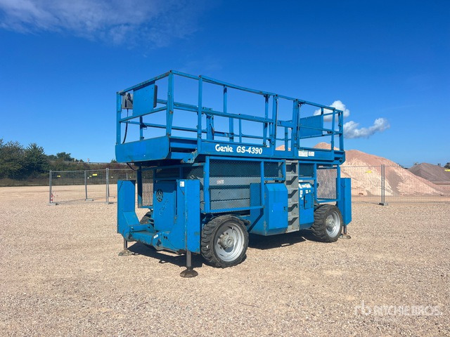 2001 Genie GS4390 4x4 Nacelle Ciseaux Scissor Lift - Sakselift: billede 1 2001 Genie GS4390 4x4 Nacelle Ciseaux Scissor Lift - Sakselift: billede 1