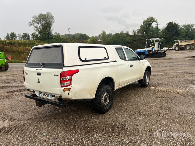 2018 Mitsubishi L200 4x4 Extended Cab (Inoperable) Pickup - Pickup: billede 3 2018 Mitsubishi L200 4x4 Extended Cab (Inoperable) Pickup - Pickup: billede 3