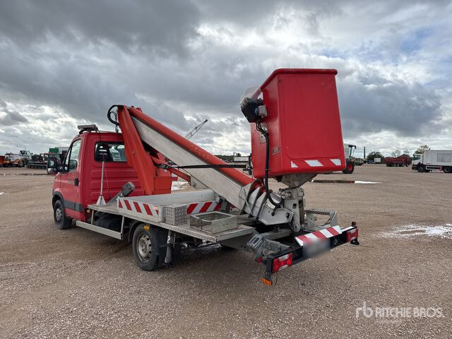 Iveco 35S11 Bucket Truck - Lastbil med mandskabslift: billede 4 Iveco 35S11 Bucket Truck - Lastbil med mandskabslift: billede 4