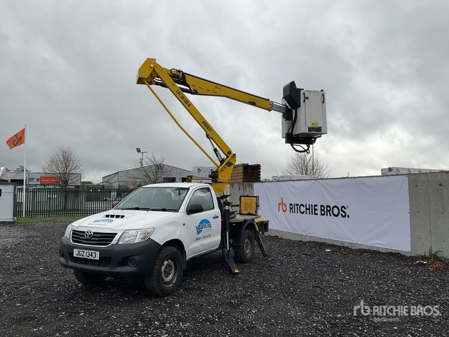 2018 Toyota Hilux 2018 Versalift LAT-38-135-H on 2018 Toyota Hilux 4x4 Bucket Truck Bucket Truck - Lastbil med mandskabslift: billede 1 2018 Toyota Hilux 2018 Versalift LAT-38-135-H on 2018 Toyota Hilux 4x4 Bucket Truck Bucket Truck - Lastbil med mandskabslift: billede 1
