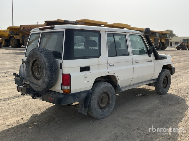 2018 Toyota Land Cruiser 76L 4x4 SUV - SUV: billede 4 2018 Toyota Land Cruiser 76L 4x4 SUV - SUV: billede 4