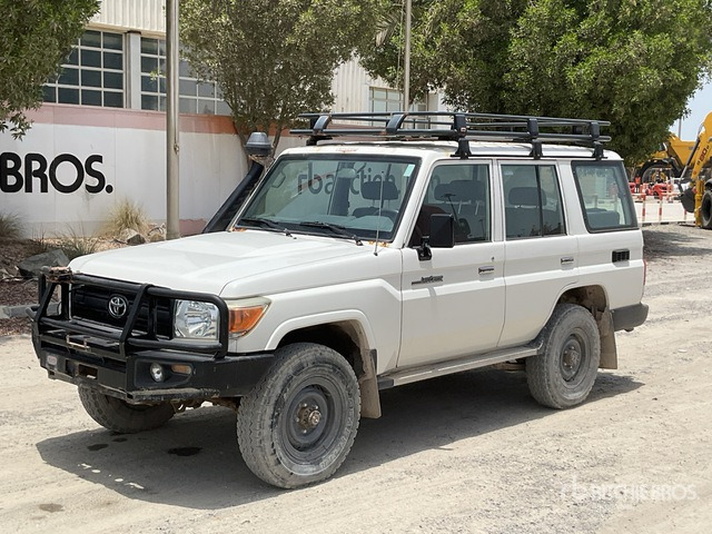 2018 Toyota Land Cruiser 76L 4x4 SUV - SUV: billede 1 2018 Toyota Land Cruiser 76L 4x4 SUV - SUV: billede 1