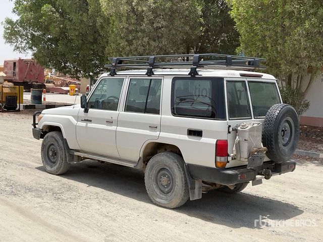 2018 Toyota Land Cruiser 76L 4x4 SUV - SUV: billede 4 2018 Toyota Land Cruiser 76L 4x4 SUV - SUV: billede 4