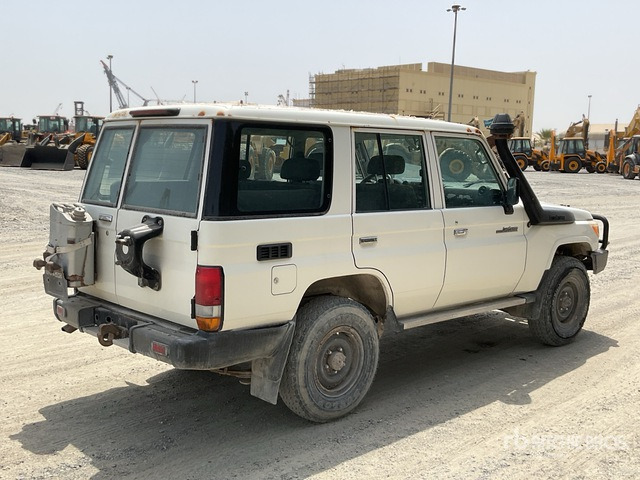 2019 Toyota Land Cruiser 76L 4x4 SUV - SUV: billede 3 2019 Toyota Land Cruiser 76L 4x4 SUV - SUV: billede 3