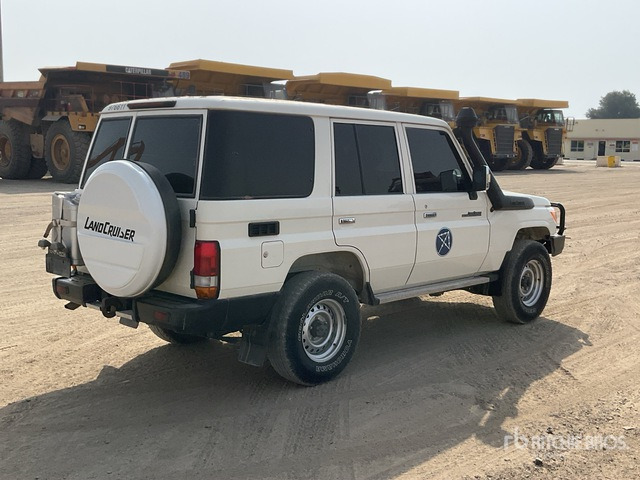 2021 Toyota Land Cruiser 76L 4x4 SUV - SUV: billede 3 2021 Toyota Land Cruiser 76L 4x4 SUV - SUV: billede 3