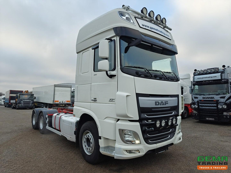DAF XF 510 FAS 6x2 Superspacecab Euro6 - Retarder - Vollucht - 10Tires - ChassisCabine - LiftAs - VBG Vangmuilkoppeling - Navi - Lastbil chassis: billede 2 DAF XF 510 FAS 6x2 Superspacecab Euro6 - Retarder - Vollucht - 10Tires - ChassisCabine - LiftAs - VBG Vangmuilkoppeling - Navi - Lastbil chassis: billede 2