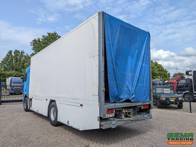 DAF XF95.430 4x2 Spacecab Euro2 - Retarder - Geslotenbak 7.7m - Handgeschakeld - Vangmuil - Lastbil varevogn: billede 4 DAF XF95.430 4x2 Spacecab Euro2 - Retarder - Geslotenbak 7.7m - Handgeschakeld - Vangmuil - Lastbil varevogn: billede 4