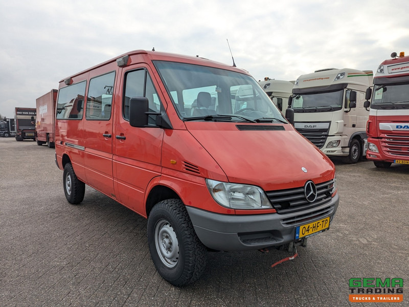 Mercedes-Benz 316 CDI 4x4 Euro3 - 59.000km - 9 Persoons - Lier - 3 Sperren! Hoge en Lage Gearing - Minibus, Persontransport: billede 2 Mercedes-Benz 316 CDI 4x4 Euro3 - 59.000km - 9 Persoons - Lier - 3 Sperren! Hoge en Lage Gearing - Minibus, Persontransport: billede 2
