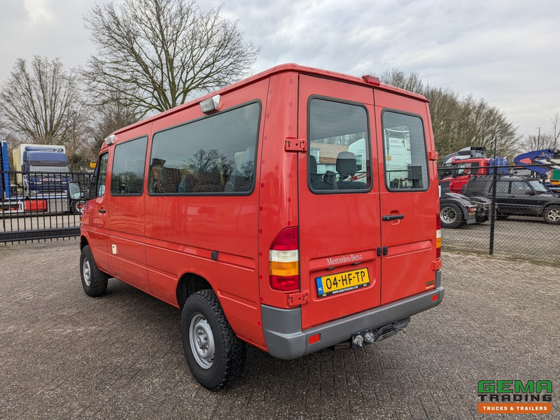 Mercedes-Benz 316 CDI 4x4 Euro3 - 59.000km - 9 Persoons - Lier - 3 Sperren! Hoge en Lage Gearing - Minibus, Persontransport: billede 4 Mercedes-Benz 316 CDI 4x4 Euro3 - 59.000km - 9 Persoons - Lier - 3 Sperren! Hoge en Lage Gearing - Minibus, Persontransport: billede 4