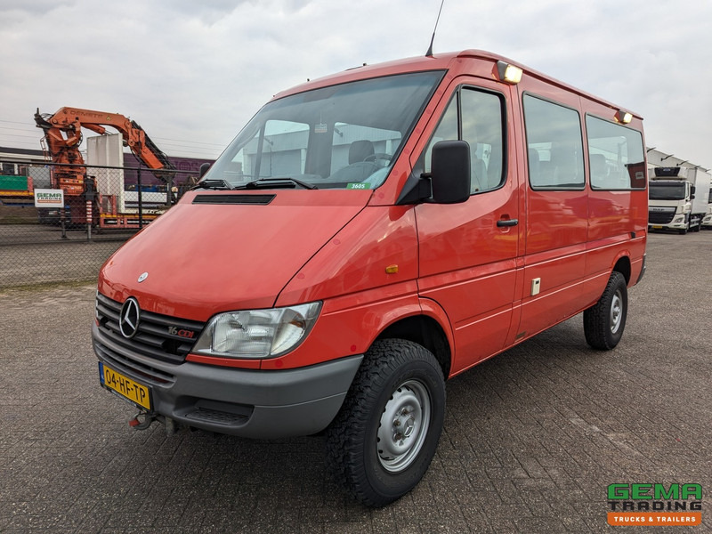 Mercedes-Benz 316 CDI 4x4 Euro3 - 59.000km - 9 Persoons - Lier - 3 Sperren! Hoge en Lage Gearing - Minibus, Persontransport: billede 1 Mercedes-Benz 316 CDI 4x4 Euro3 - 59.000km - 9 Persoons - Lier - 3 Sperren! Hoge en Lage Gearing - Minibus, Persontransport: billede 1