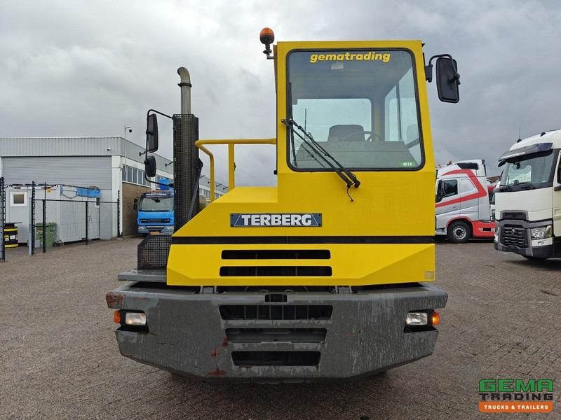 Terberg YT180 Schotel 25T - Naafreductie - Cummins - Landbouw Kenteken 40km/h - Terminaltraktor: billede 5 Terberg YT180 Schotel 25T - Naafreductie - Cummins - Landbouw Kenteken 40km/h - Terminaltraktor: billede 5