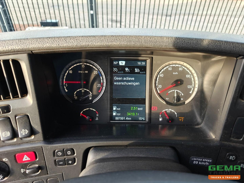 Trækker Scania R490 6x2/4 Highline Euro6A - Retarder - NaafReductie - Dubbele Tanks - StandAirco - SMARTTacho v2: billede 16 Trækker Scania R490 6x2/4 Highline Euro6A - Retarder - NaafReductie - Dubbele Tanks - StandAirco - SMARTTacho v2: billede 16