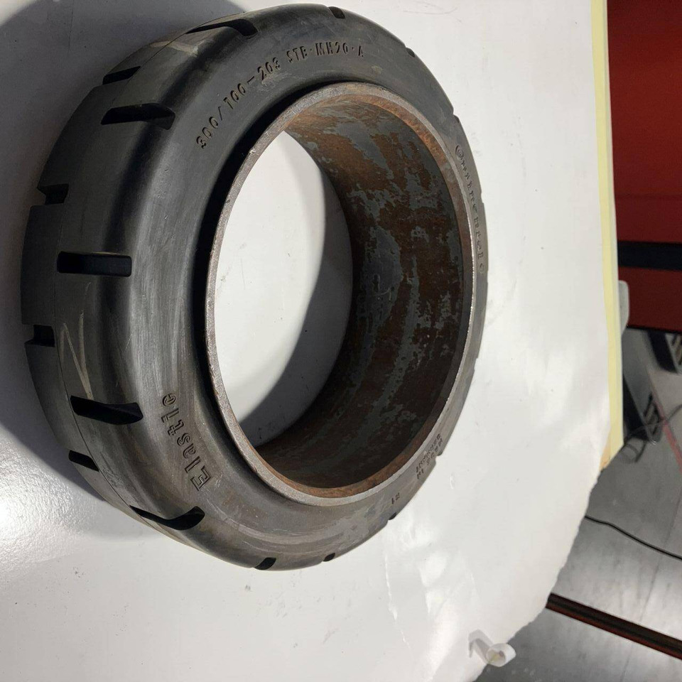 2X Continental 300-100-203 grip tyres - Dæk for Materialehåndteringsudstyr: billede 1 2X Continental 300-100-203 grip tyres - Dæk for Materialehåndteringsudstyr: billede 1