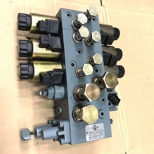 Hydraulic block for Caterpillar - Hydraulisk ventil for Materialehåndteringsudstyr: billede 3 Hydraulic block for Caterpillar - Hydraulisk ventil for Materialehåndteringsudstyr: billede 3