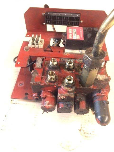 Hydraulic control valve for Linde E15, Series 324 - Hydraulisk ventil for Materialehåndteringsudstyr: billede 1 Hydraulic control valve for Linde E15, Series 324 - Hydraulisk ventil for Materialehåndteringsudstyr: billede 1