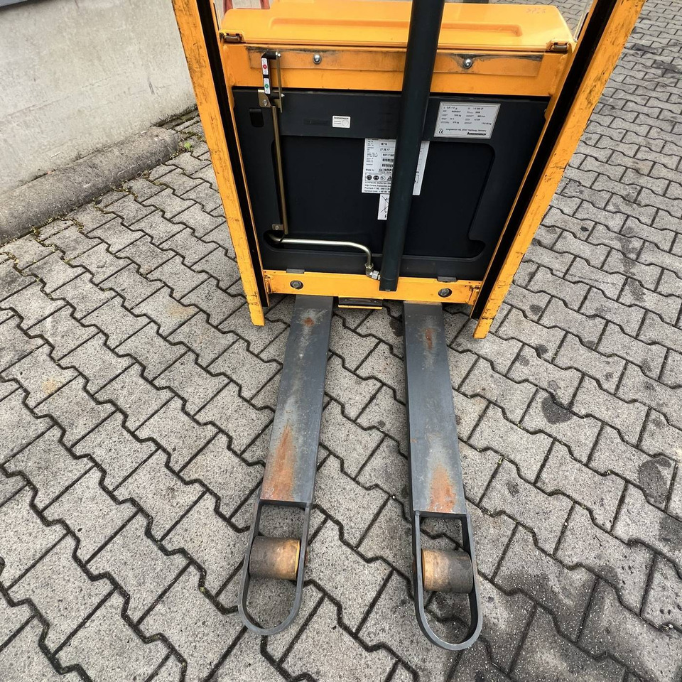 Jungheinrich EJC112 - Stabler: billede 2 Jungheinrich EJC112 - Stabler: billede 2