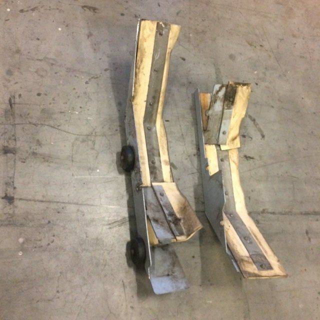 Skirt Weldment Left and Right for Nilfisk BR 850 - Reservedel for Rengøringsmaskine: billede 2 Skirt Weldment Left and Right for Nilfisk BR 850 - Reservedel for Rengøringsmaskine: billede 2
