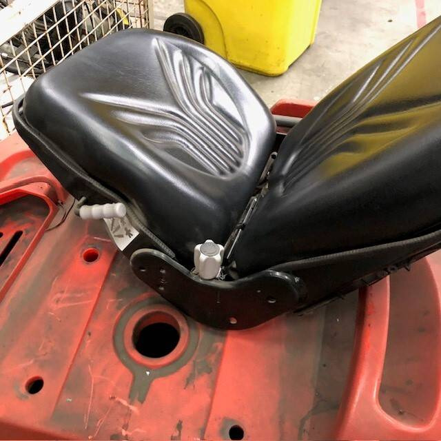 Seat for Linde P60, Series 126 - Sæde for Materialehåndteringsudstyr: billede 5 Seat for Linde P60, Series 126 - Sæde for Materialehåndteringsudstyr: billede 5
