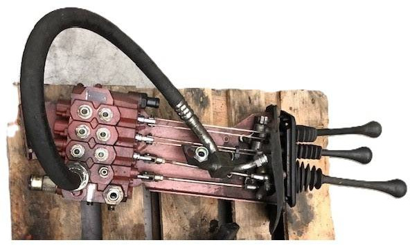 Valve control 4 spool for Linde /353/ - Hydraulisk ventil for Materialehåndteringsudstyr: billede 1 Valve control 4 spool for Linde /353/ - Hydraulisk ventil for Materialehåndteringsudstyr: billede 1