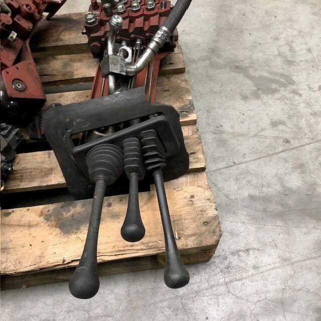 Valve control 4 spool for Linde /353/ - Hydraulisk ventil for Materialehåndteringsudstyr: billede 3 Valve control 4 spool for Linde /353/ - Hydraulisk ventil for Materialehåndteringsudstyr: billede 3