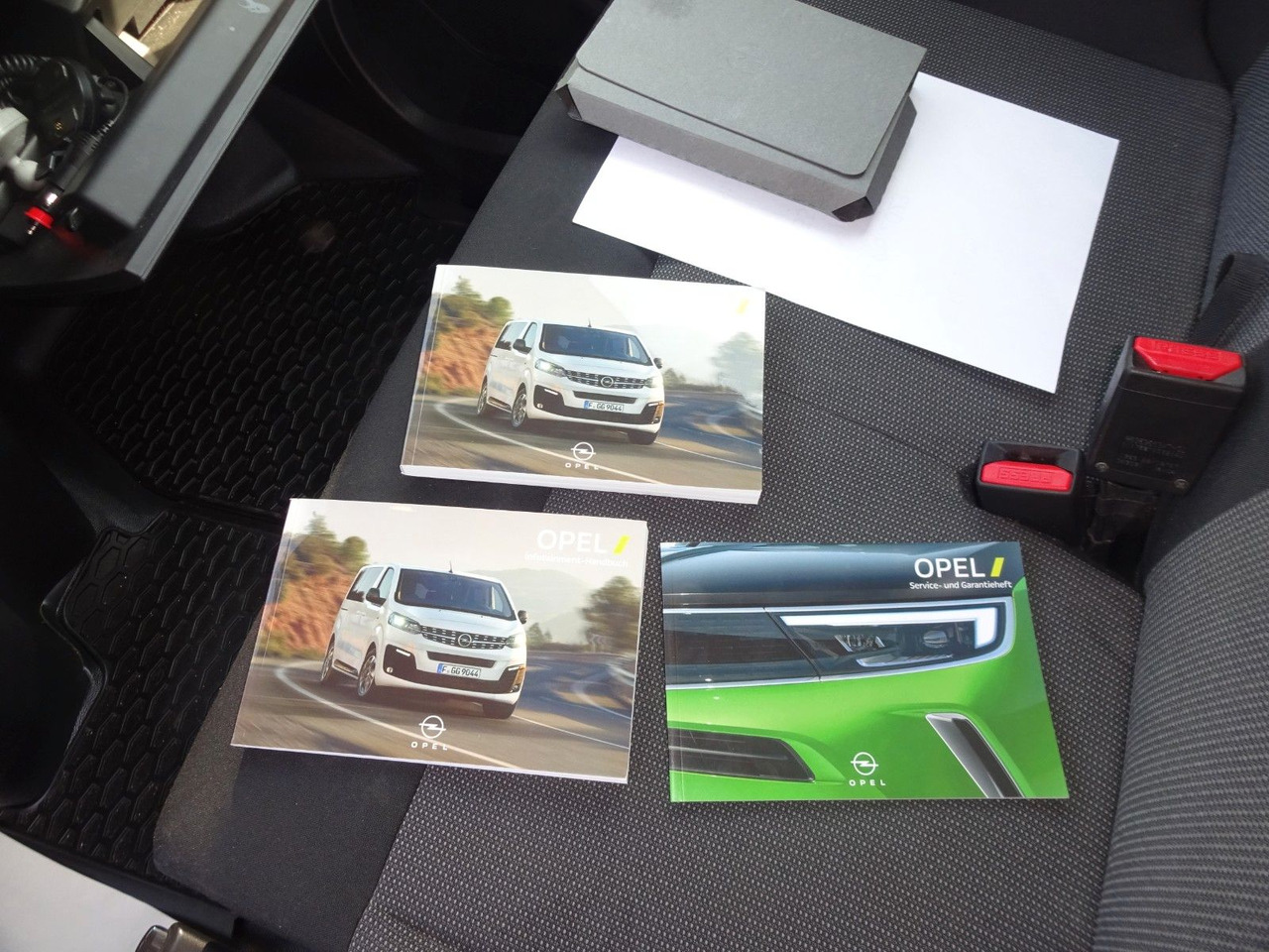 Små varebil Opel Vivaro Kasten L1H1, Klima, PDC,: billede 22 Små varebil Opel Vivaro Kasten L1H1, Klima, PDC,: billede 22