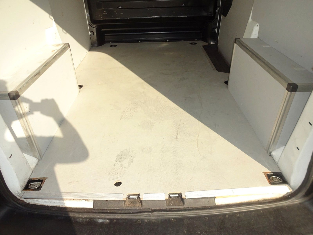 Små varebil Opel Vivaro Kasten L1H1, Klima, PDC,: billede 11 Små varebil Opel Vivaro Kasten L1H1, Klima, PDC,: billede 11