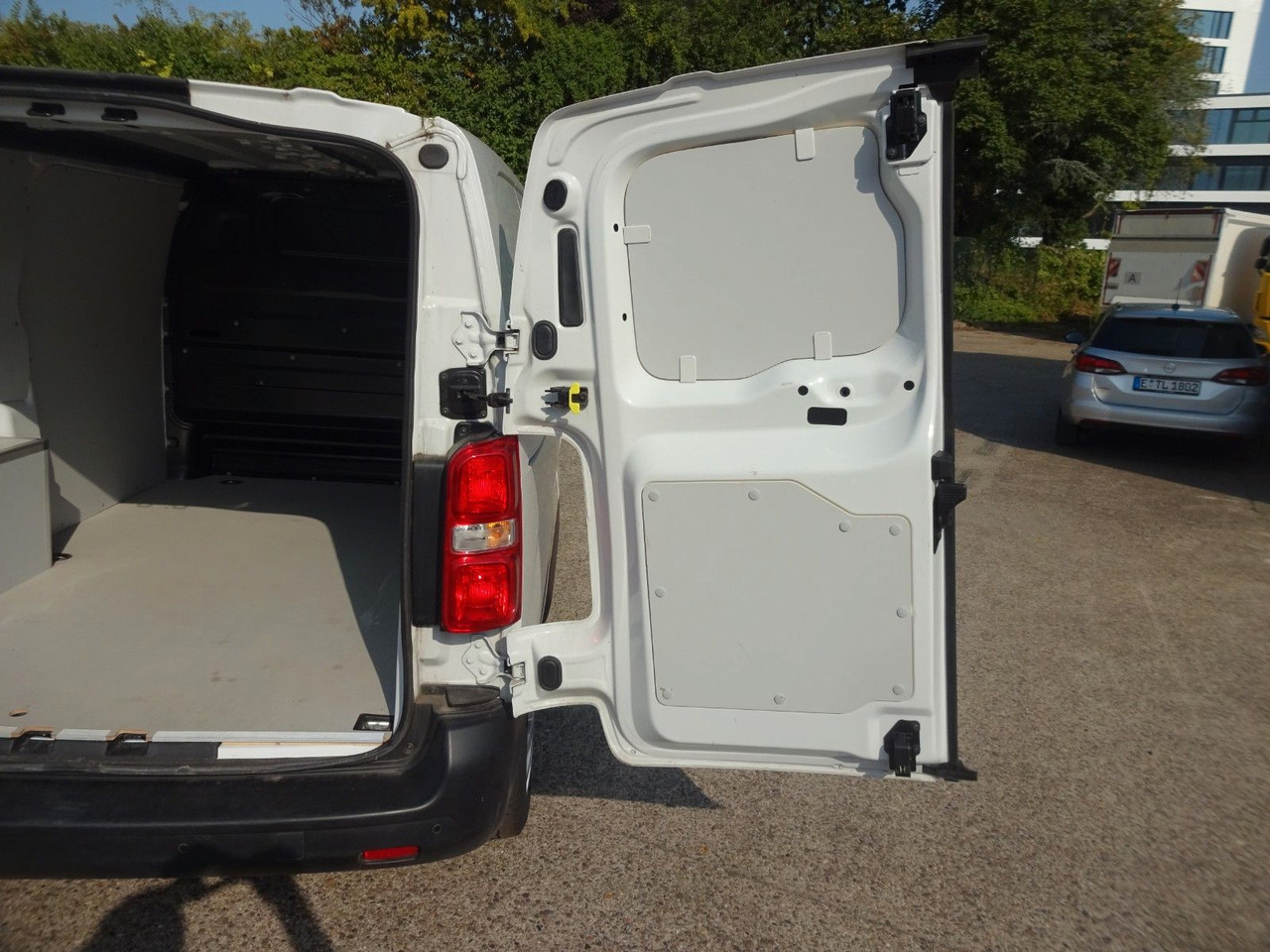 Små varebil Opel Vivaro Kasten L1H1, Klima, PDC,: billede 11 Små varebil Opel Vivaro Kasten L1H1, Klima, PDC,: billede 11