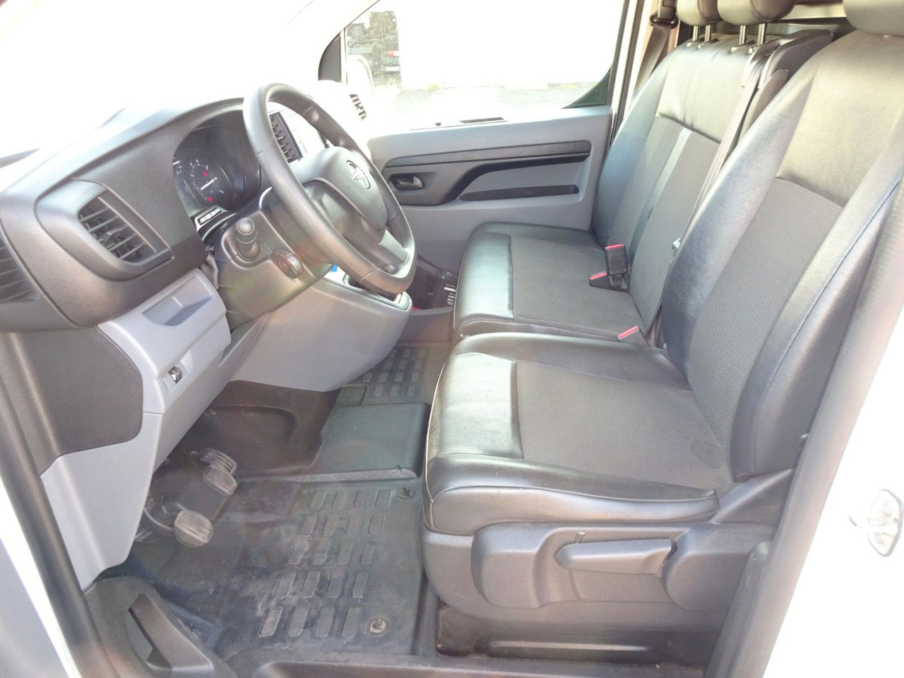 Små varebil Opel Vivaro Kasten L1H1, Klima, PDC,: billede 18 Små varebil Opel Vivaro Kasten L1H1, Klima, PDC,: billede 18