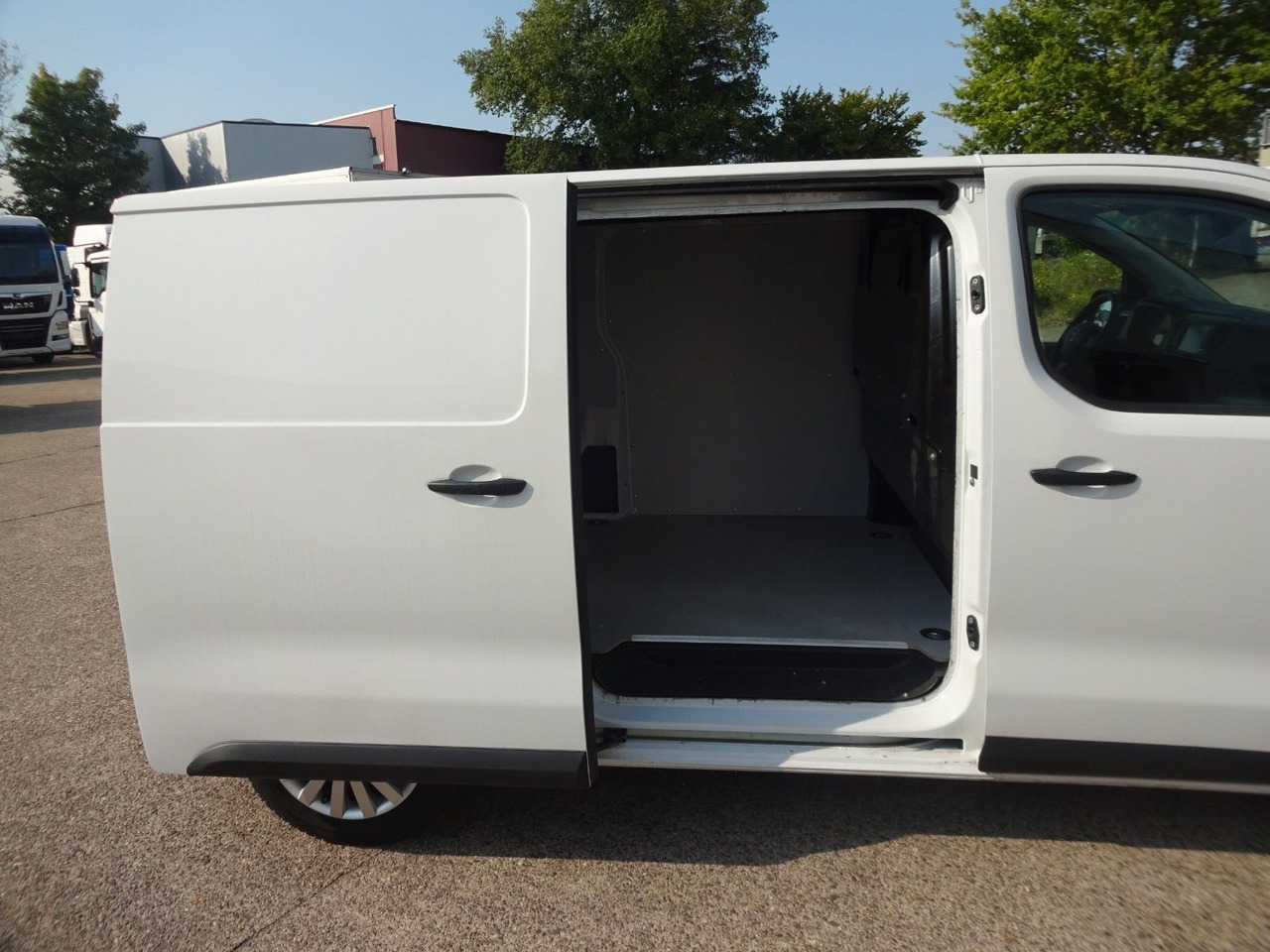 Små varebil Opel Vivaro Kasten L1H1, Klima, PDC,: billede 9 Små varebil Opel Vivaro Kasten L1H1, Klima, PDC,: billede 9