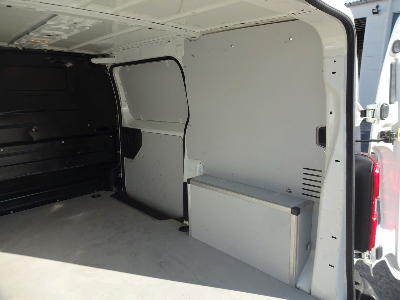 Små varebil Opel Vivaro Kasten L1H1, Klima, PDC,: billede 13 Små varebil Opel Vivaro Kasten L1H1, Klima, PDC,: billede 13