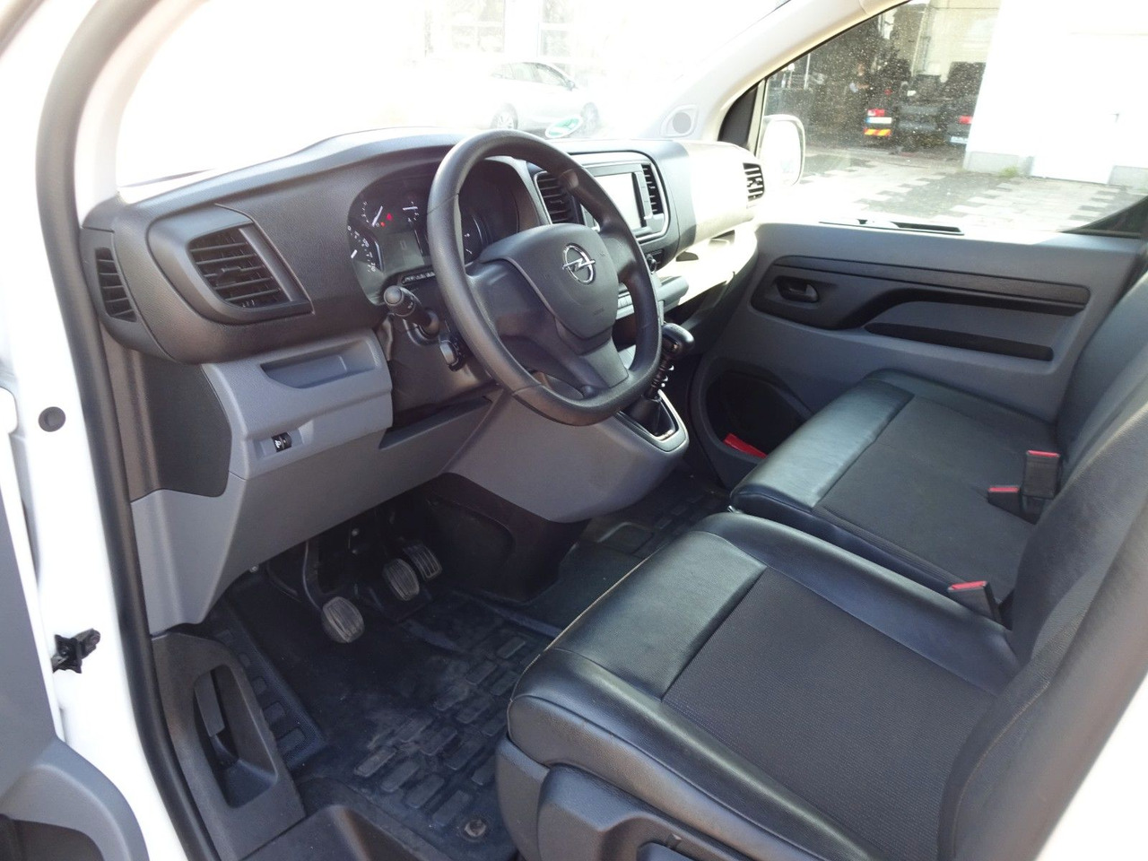 Små varebil Opel Vivaro Kasten L1H1, Klima, PDC,: billede 17 Små varebil Opel Vivaro Kasten L1H1, Klima, PDC,: billede 17