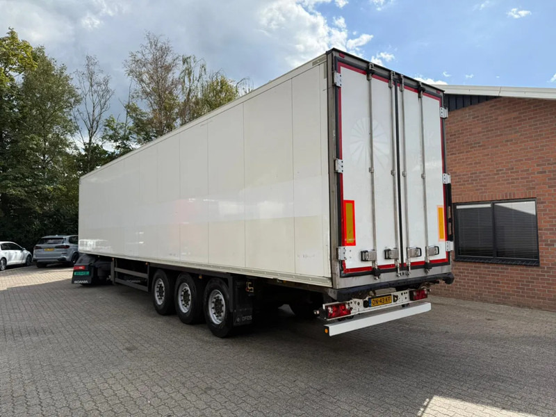 Schmitz Cargobull SKO 24 5x Meatrails Rohrbahnen Fleisch Carrier Vector 1950MT - Isotermisk sættevogn: billede 2 Schmitz Cargobull SKO 24 5x Meatrails Rohrbahnen Fleisch Carrier Vector 1950MT - Isotermisk sættevogn: billede 2