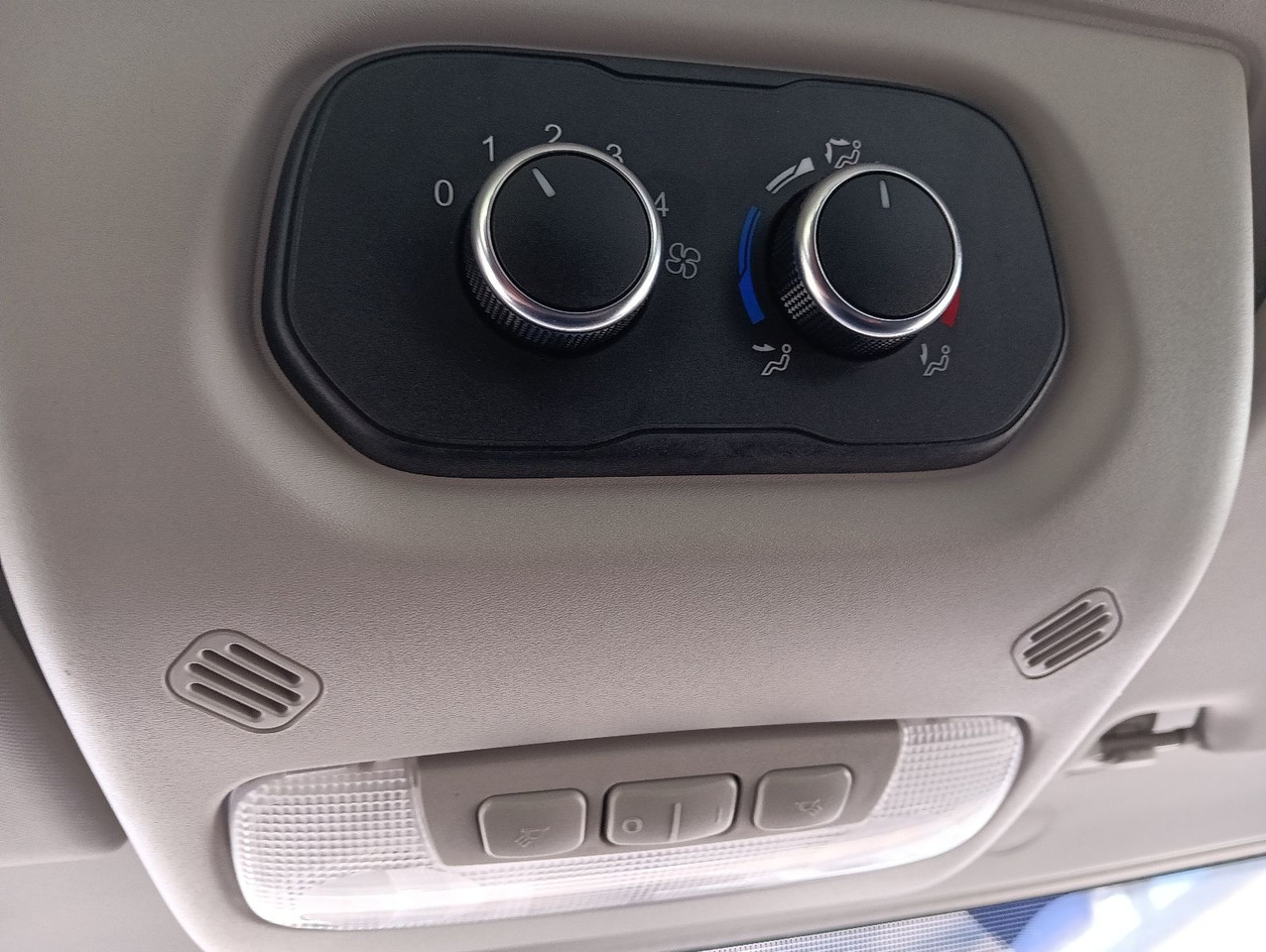 Leje en  Ford Transit Kombi 350 L2 Trend 9-Sitzer 2xHeizung/Kl Ford Transit Kombi 350 L2 Trend 9-Sitzer 2xHeizung/Kl: billede 18