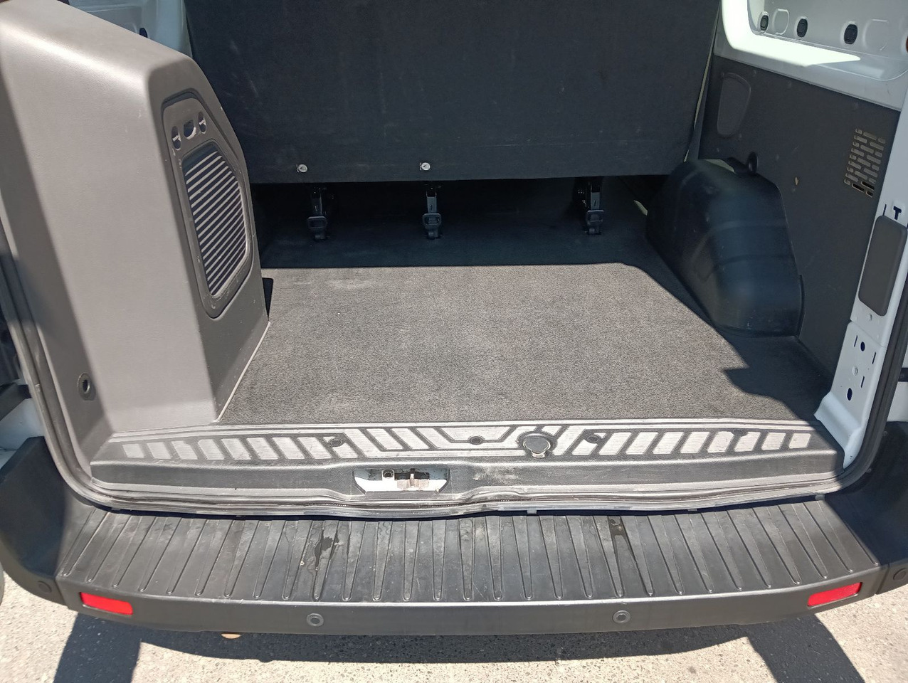 Leje en  Ford Transit Kombi 350 L2 Trend 9-Sitzer 2xHeizung/Kl Ford Transit Kombi 350 L2 Trend 9-Sitzer 2xHeizung/Kl: billede 22