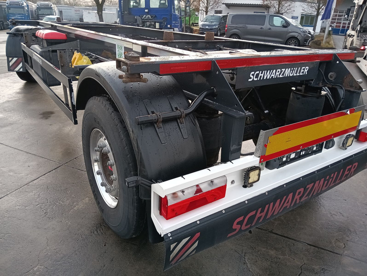 Schwarzmüller 2-A BDF 1,22/1,32 ALCOA Alufelgen ADR 120tkm TÜV Schwarzmüller 2-A BDF 1,22/1,32 ALCOA Alufelgen ADR 120tkm TÜV - Containerbil/ Veksellad påhængsvogn: billede 1 Schwarzmüller 2-A BDF 1,22/1,32 ALCOA Alufelgen ADR 120tkm TÜV Schwarzmüller 2-A BDF 1,22/1,32 ALCOA Alufelgen ADR 120tkm TÜV - Containerbil/ Veksellad påhængsvogn: billede 1