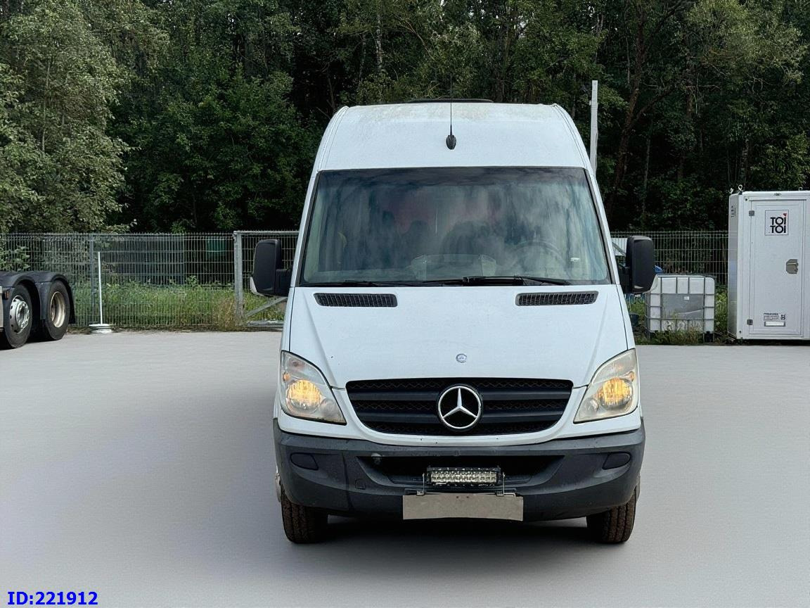 MERCEDES-BENZ Sprinter 518 VIP 17-Place - Minibus, Persontransport: billede 2 MERCEDES-BENZ Sprinter 518 VIP 17-Place - Minibus, Persontransport: billede 2