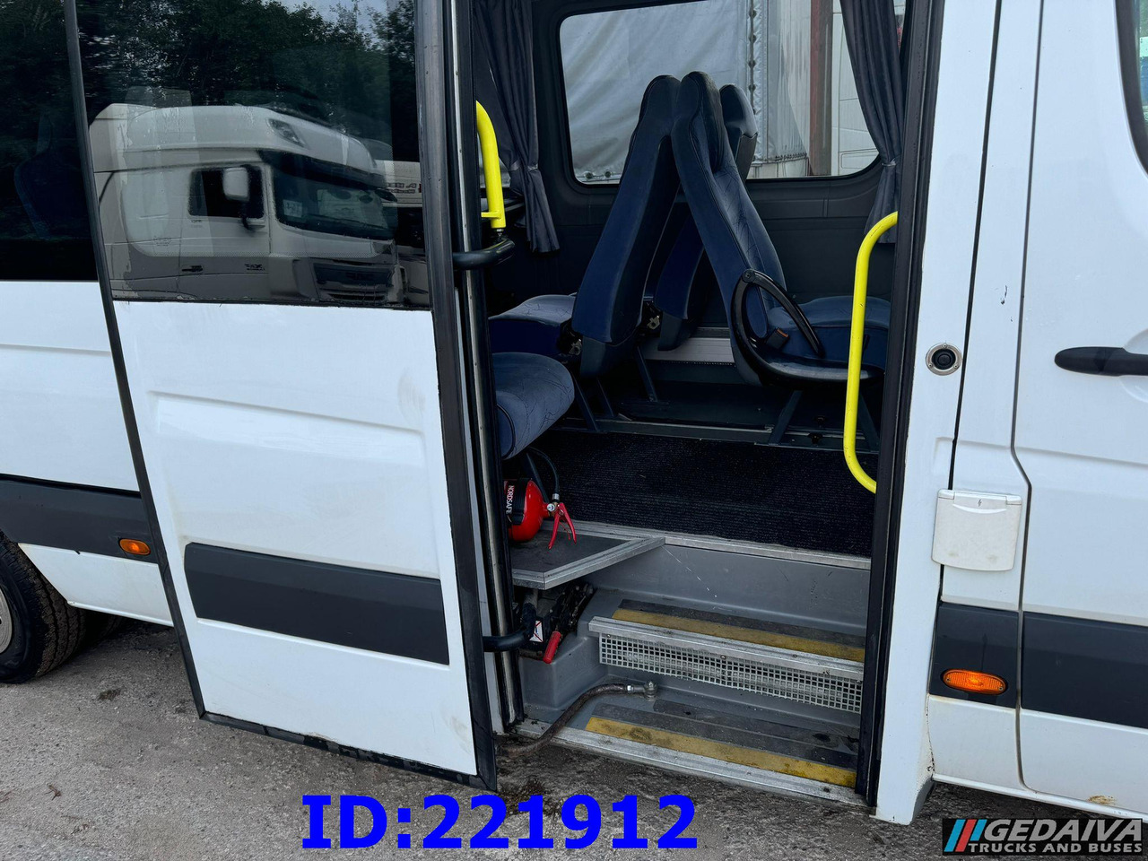 MERCEDES-BENZ Sprinter 518 VIP 17-Place - Turistbus: billede 5 MERCEDES-BENZ Sprinter 518 VIP 17-Place - Turistbus: billede 5
