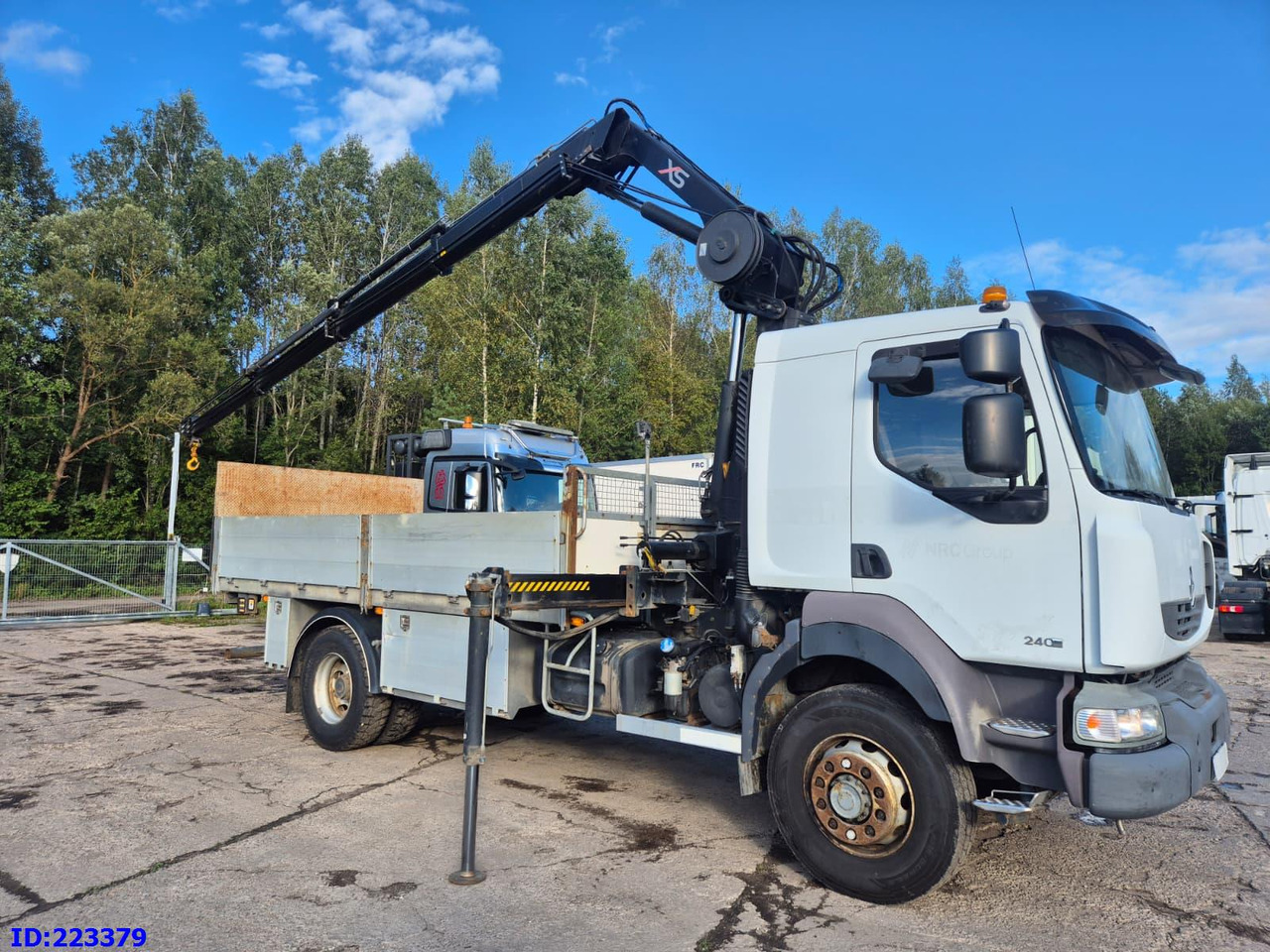 RENAULT Midlum 240.16 4x4 + HIAB 122 E-3 HIDUO - Lastbil med lad: billede 4 RENAULT Midlum 240.16 4x4 + HIAB 122 E-3 HIDUO - Lastbil med lad: billede 4