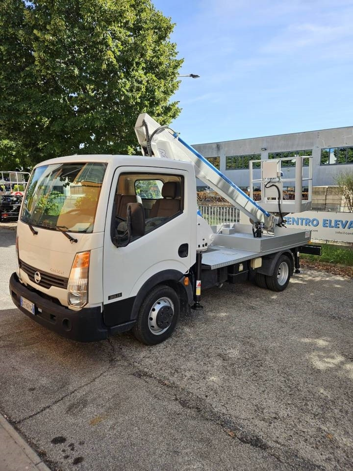 Lastbil med mandskabslift Multitel ALU 145: billede 11