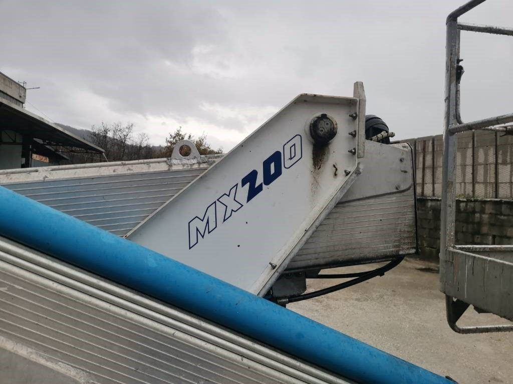 Multitel MX 200 - Lastbil med mandskabslift: billede 2 Multitel MX 200 - Lastbil med mandskabslift: billede 2