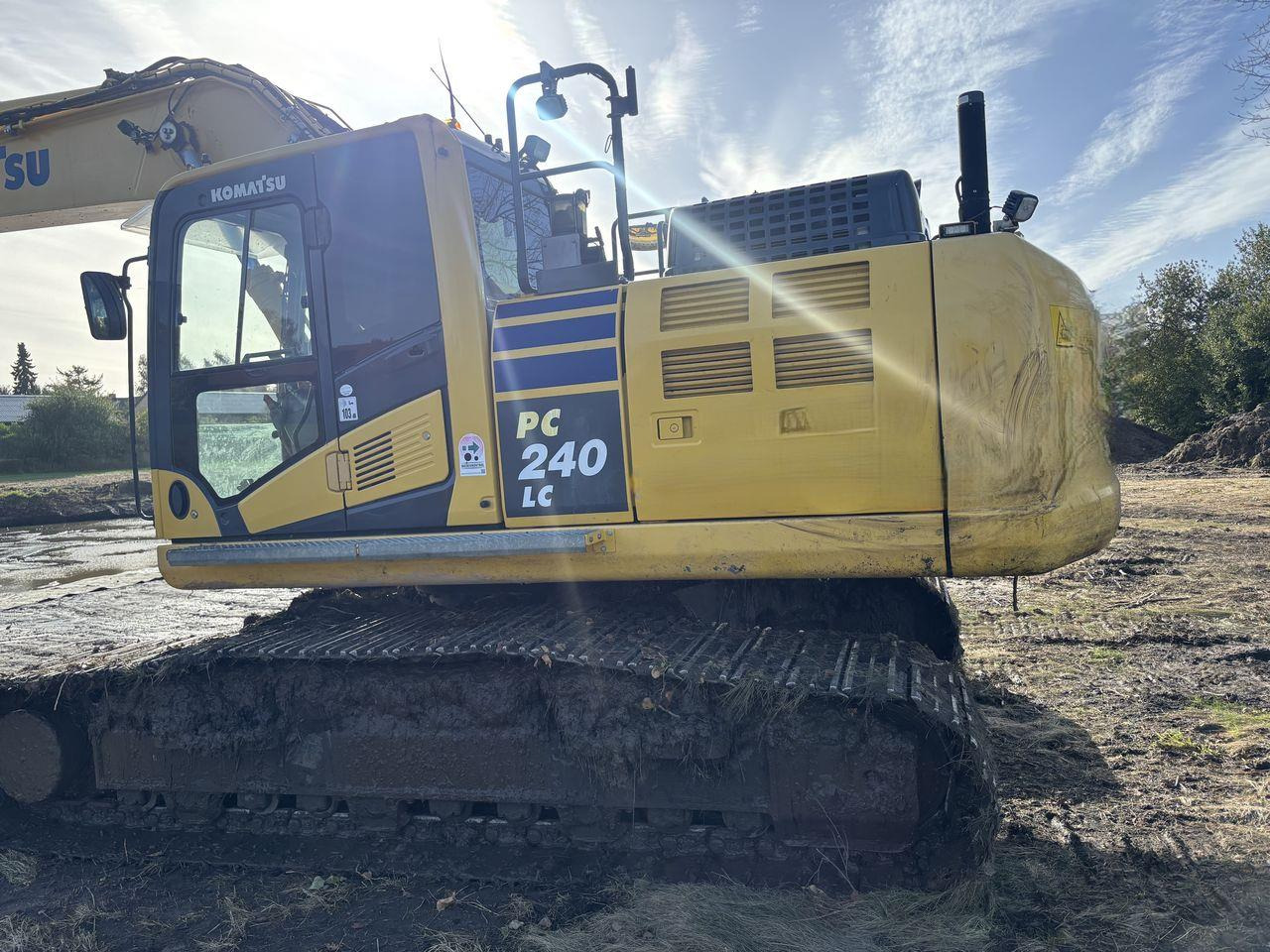 Komatsu PC240LC-11 - Bæltegravemaskine: billede 1 Komatsu PC240LC-11 - Bæltegravemaskine: billede 1