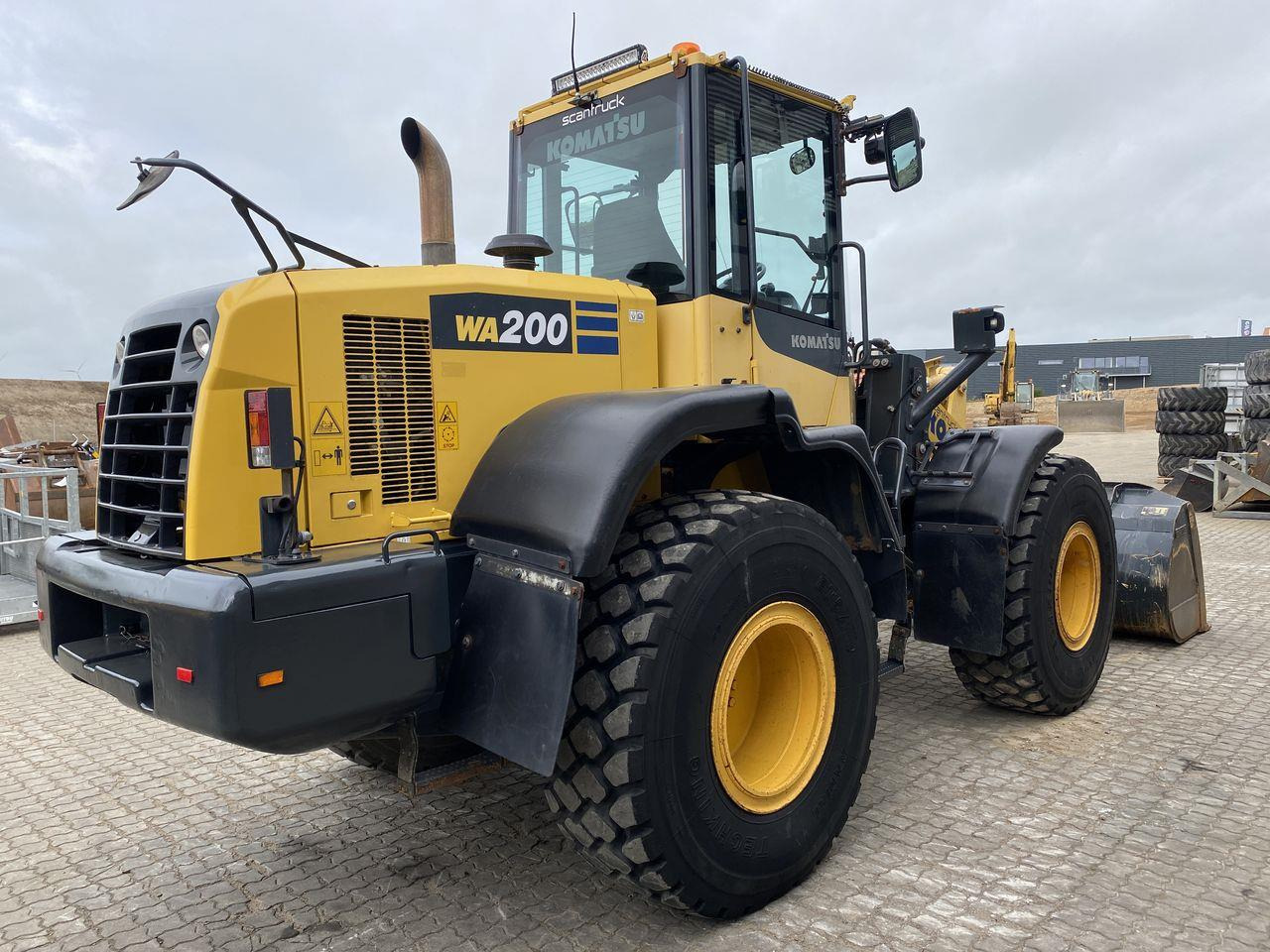 Komatsu WA200-7 - Gummihjulslæsser: billede 4 Komatsu WA200-7 - Gummihjulslæsser: billede 4